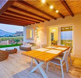 3 bedroom villa with infinity pool and jacuzzi, Scopello, sleeps 5-6